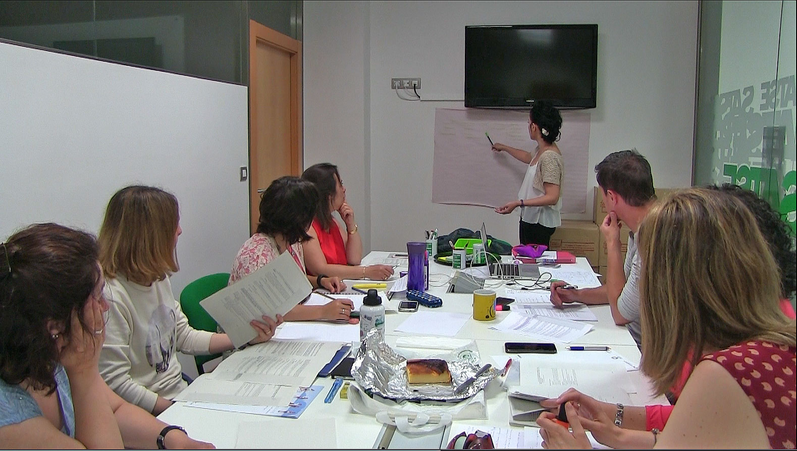 investigacion_euskadi_reunionpizarra